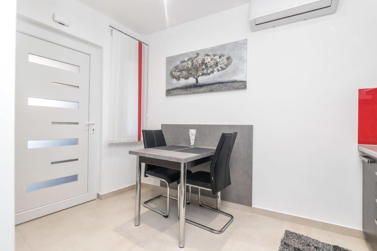 Apartments Villa Adore อิตชิชี ภายนอก รูปภาพ