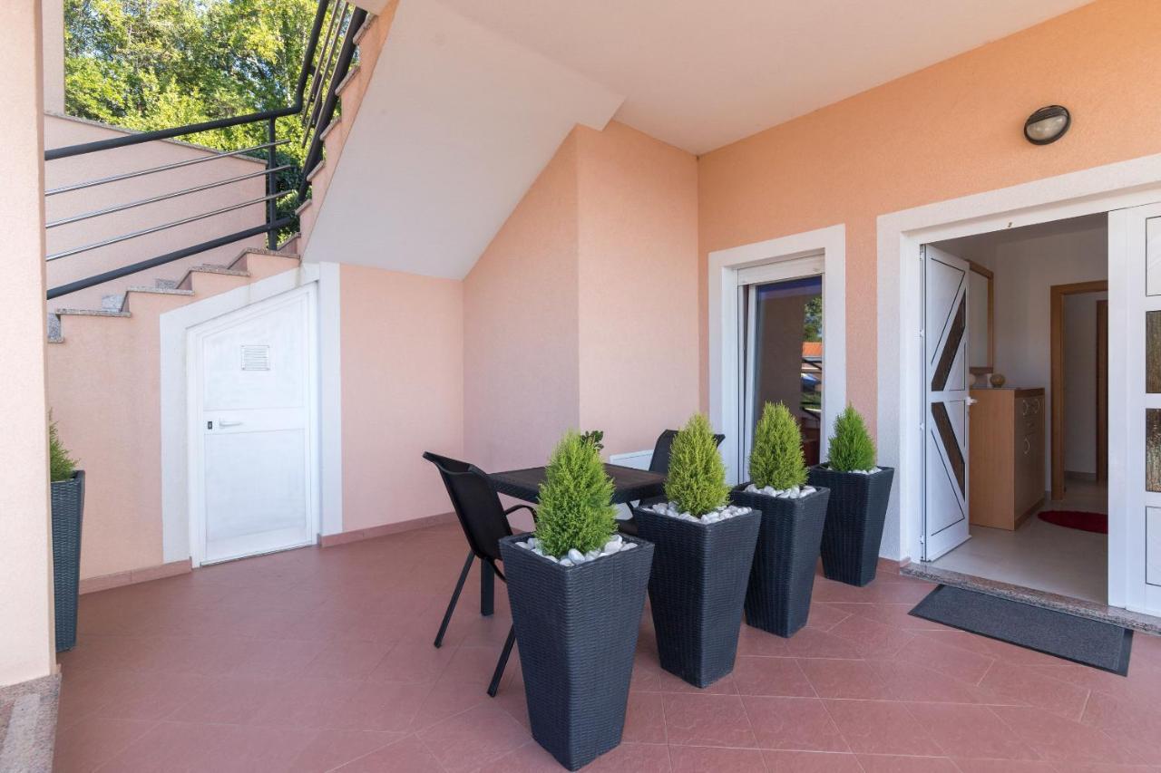 Apartments Villa Adore อิตชิชี ภายนอก รูปภาพ